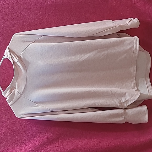 Reebok Tops - Reebok Light Pink Hooded Sweatshirt